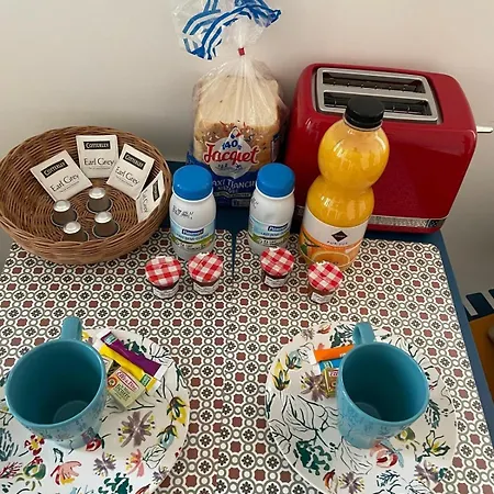 La Petite Jeannette Apartment *